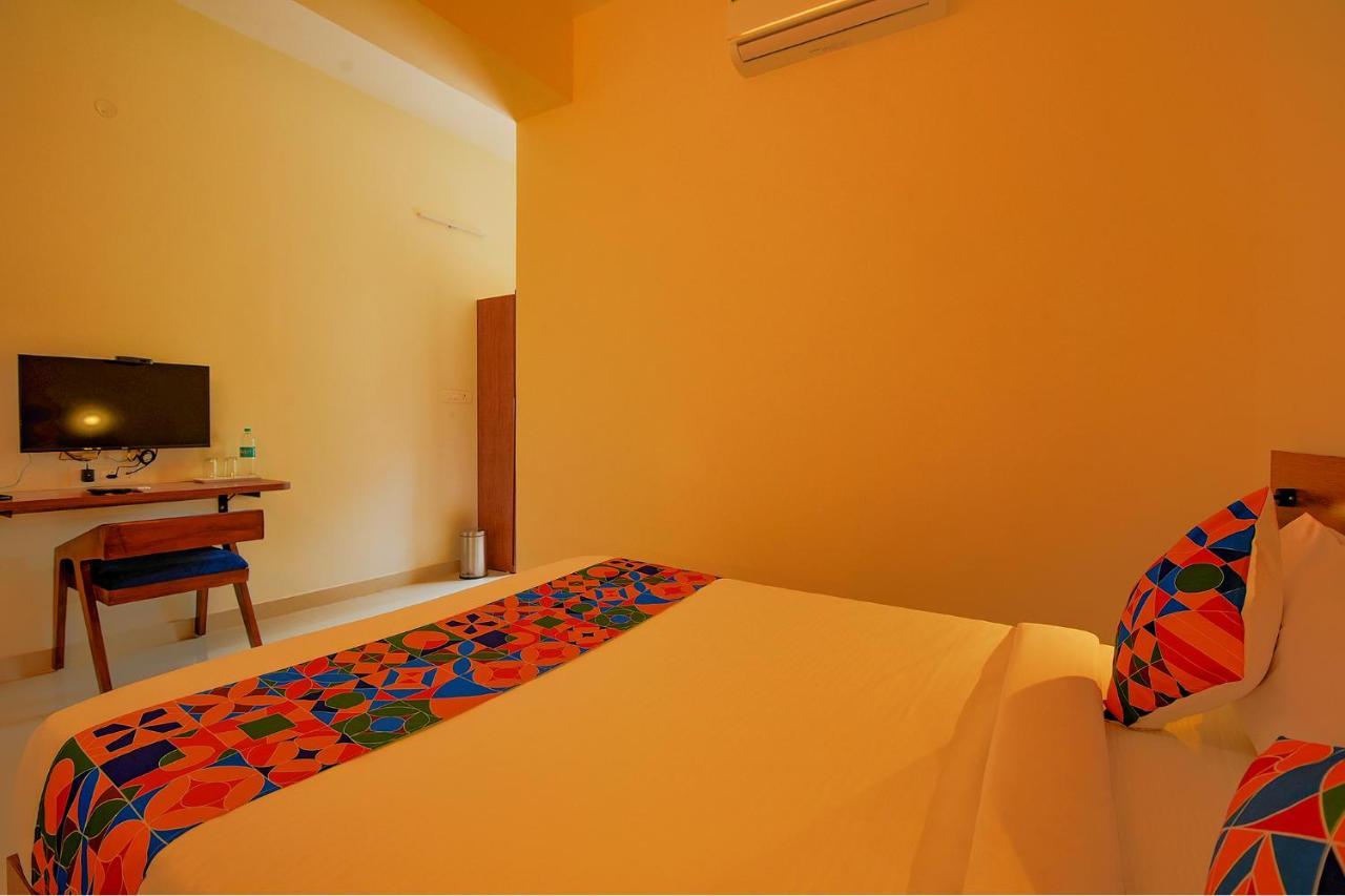 FabHotel GR Lake View Bangalore Exterior foto