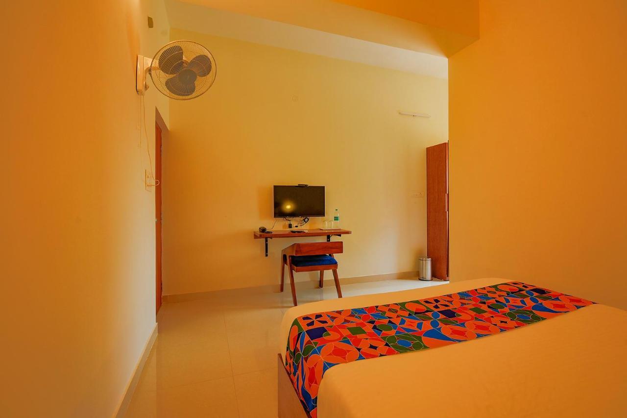 FabHotel GR Lake View Bangalore Exterior foto