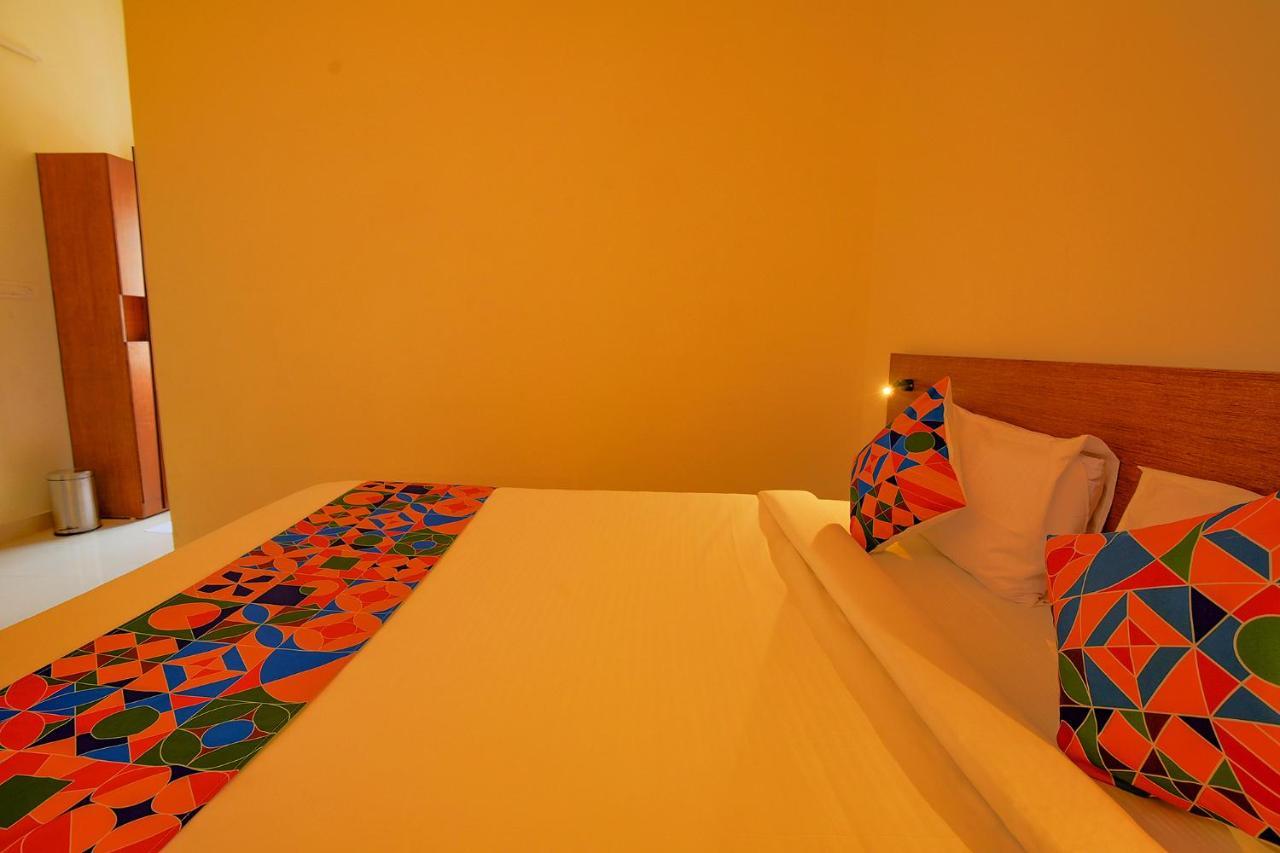 FabHotel GR Lake View Bangalore Exterior foto